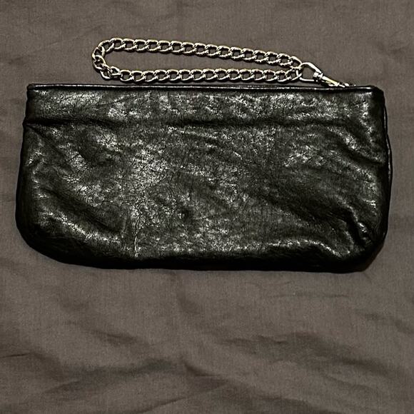 Fashion Express Studded Skull Pirate Wristlet Clutch with Silver Link Chain - Picture 3 of 8